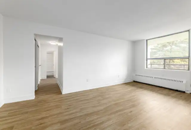 1 Bedroom Apartment for Rent - 30 High Street East in Long Term Rentals in Mississauga / Peel Region - Image 4