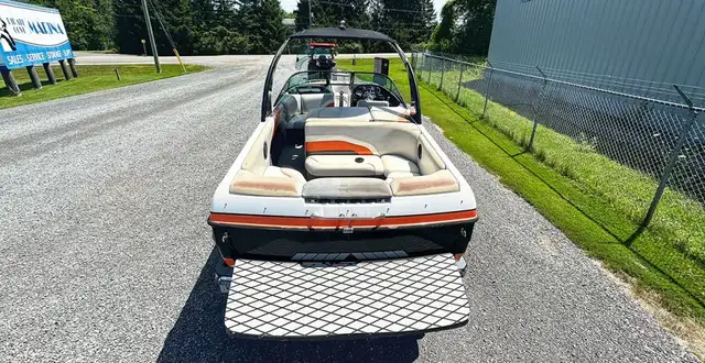 2006 MALIBU WAKESETTER 21LX in Powerboats & Motorboats in Ottawa - Image 3