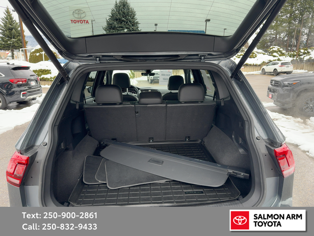 2022 Volkswagen Tiguan Highline R-Line Highline R-Line 4dr AW... in Cars & Trucks in Kamloops - Image 13