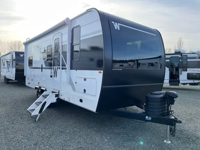 2026 Winnebago Thrive 22MBH in Travel Trailers & Campers in Terrace - Image 2