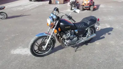 SELLING IN AUCTION-1982 Yamaha Maxim 650 CC Motorcycle SERIAL#: 5N9001678 MILEAGE METER READS: 28,44...