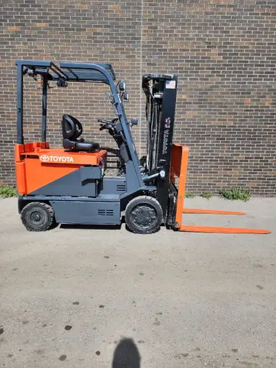 Keywords: used forklift, forklift, electric forklift, 3-stage mast forklift, 8000 lbs capacity, fork...