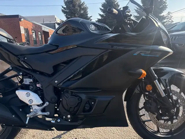 2023 Yamaha YZF-R3 ~ YAMAHA R3 ~ ABS ~ COOL BIKE ~ ONLY 18KMS ~ in Street, Cruisers & Choppers in City of Toronto - Image 11