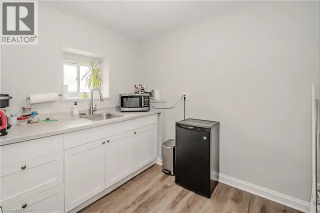 492 LOCUST Street Unit# 1 Burlington, Ontario in Commercial & Office Space for Rent in Oakville / Halton Region - Image 18