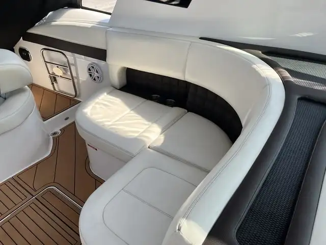 2016 Cobalt Boats A40 in Powerboats & Motorboats in Saskatoon - Image 7