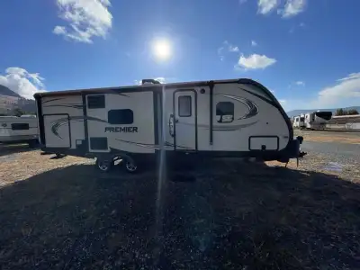 We are looking for good pre owned Rv's to buy or consign!! You will enjoy the added space in this Ke...