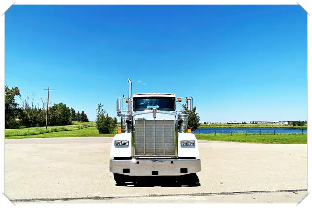 2018 KENWORTH W900 in Heavy Trucks in Saskatoon - Image 4