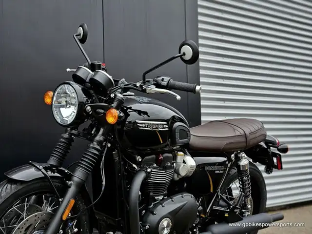 Triumph Bonneville T120 Black in Street, Cruisers & Choppers in Oshawa / Durham Region - Image 13