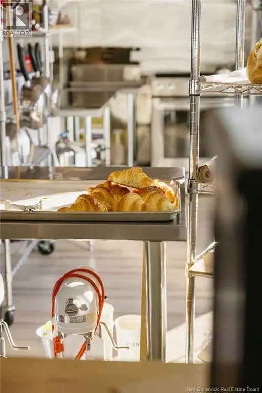 40 Douglas ave Bathurst, New Brunswick in Commercial & Office Space for Sale in Bathurst - Image 5