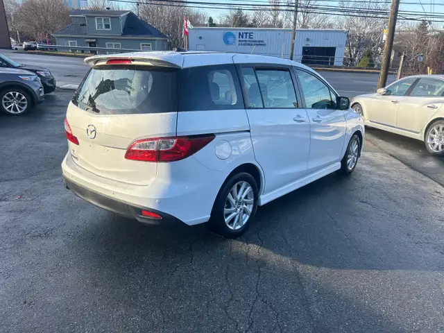 2016 Mazda 5 GS 6 Passenger, Easy on Fuel in Cars & Trucks in Dartmouth - Image 6