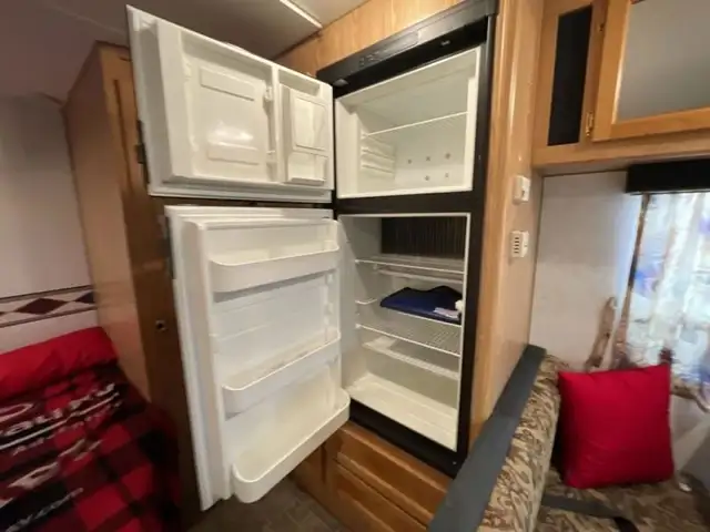 2003 Adventurer LP Class C Adventurer 22RB in RVs & Motorhomes in Edmonton - Image 14