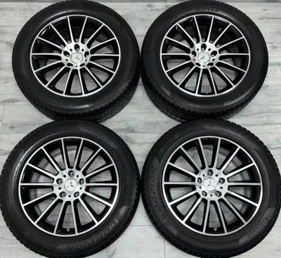 Selling a beautiful set of *LIKE BRAND NEW* 2022 Mercedes Benz G-Wagon / G-Class G63 AMG original 20...