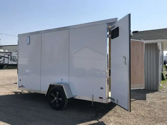 2026 LEGACY SERIES LEGACY SINGLE AXLE ALL ALUMINUM ENCLOSED V-NO in Cargo & Utility Trailers in Hamilton - Image 13