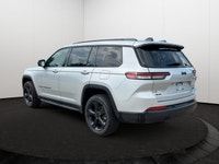 If you want a luxurious, full-sized family hauler that seamlessly bridges the gap between upscale co... (image 3)