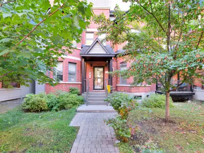 Welcome to 59 Russell Street, a modern and well-maintained building located in the heart of Sandy Hi...