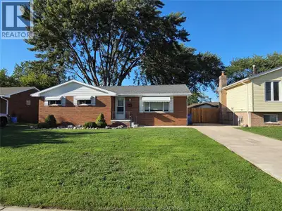 CHARMING BRICK RANCH - MOVE-IN READY! Welcome home to this well-kept one-level brick ranch featuring...