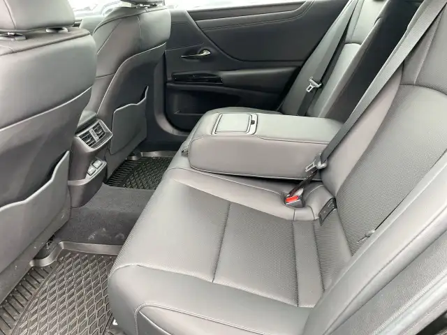 2024 Lexus ES 350 Premium / Cuir / Toit ouvrant / Camera Bien Éq in Cars & Trucks in Laval / North Shore - Image 31