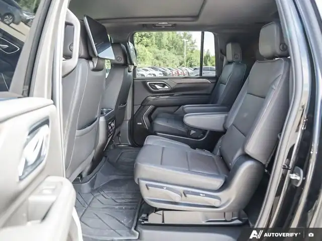 2024 Chevrolet Suburban High Country | HUD | Wireless Carplay in Cars & Trucks in London - Image 28