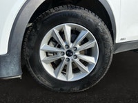 This Kia Sorento has a dependable Regular Unleaded I-4 2.4 L/144 engine powering this Automatic tran... (image 6)