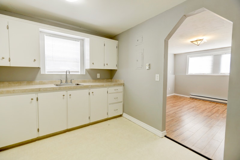 40 WARD BACHELOR ALL INCLUSIVE AVAILABLE NOW Long Term Rentals