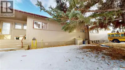 Located in Fox Valley, a quiet community in SW Saskatchewan, 1 hr from Medicine Hat, 40 min from Map...