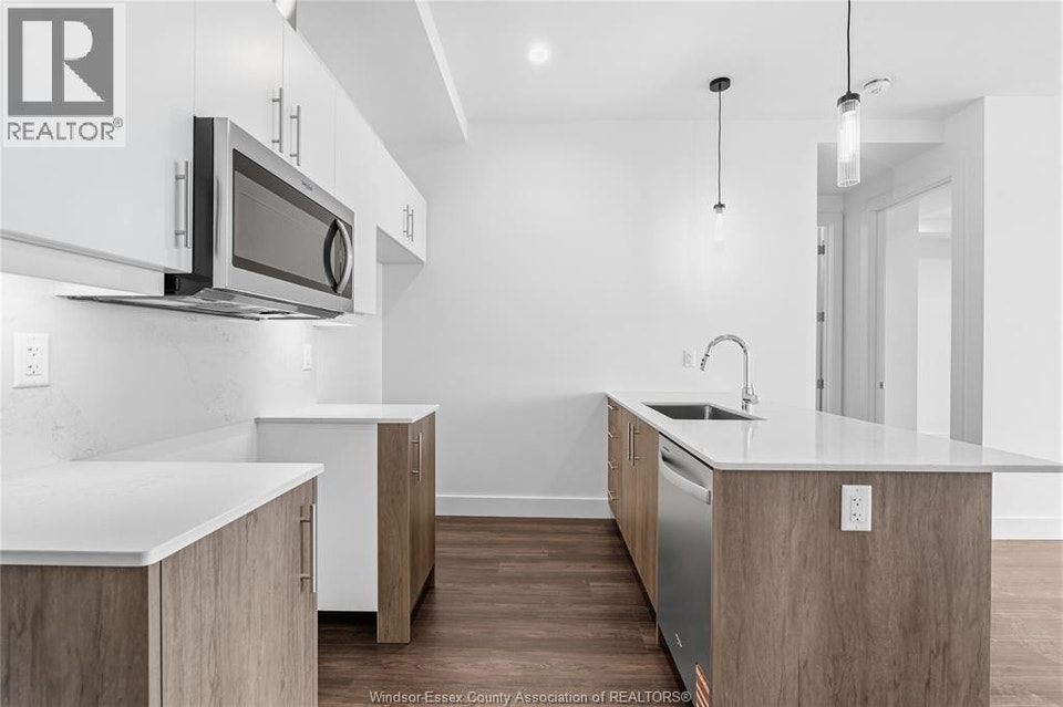 595 LILY MAC Unit# 205 Windsor, Ontario 5