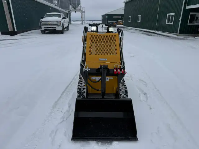 2026 AGT Industrial 1 Ton Stand On Gas Skid Steer (Tracked & Whe in Heavy Equipment in Ottawa - Image 5