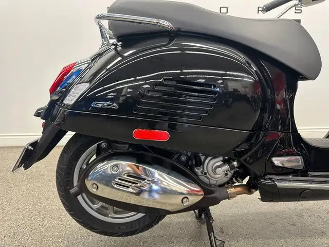 2023 Vespa GTS 300 Nero Convinto - V6354 - -No Payments for 1 Ye in Scooters & Pocket Bikes in Markham / York Region - Image 12