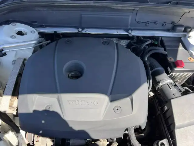 2018 VOLVO XC60 T5 Momentum in Cars & Trucks in Laval / North Shore - Image 32