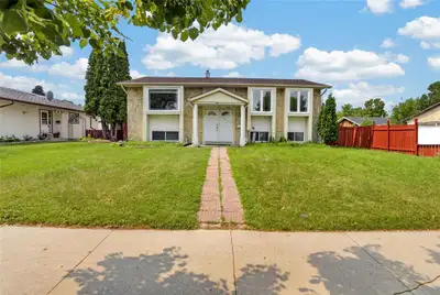 4H//Winnipeg/S/S Now. Offers as Received. Open House Saturday & Sunday, August 1 & 2, from 2:00 PM t...