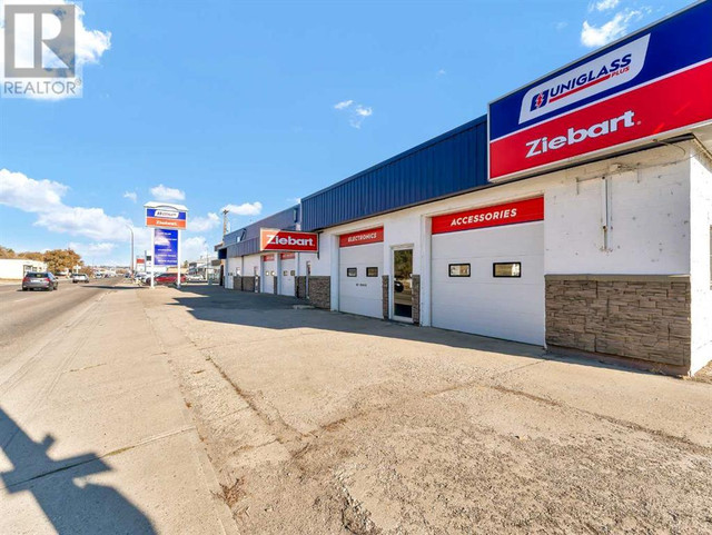 1137 & 1139 Kingsway Avenue SE Medicine Hat, Alberta in Commercial & Office Space for Rent in Medicine Hat - Image 3