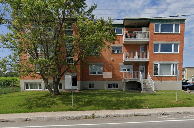 Beau 2 1/2, Charlesbourg, demi sous-sol Juillet PROMO