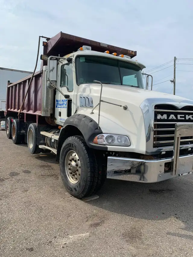 DUMP TRUCK & LIVE BOTTOM DRIVERS in Drivers & Security in Brantford - Image 2