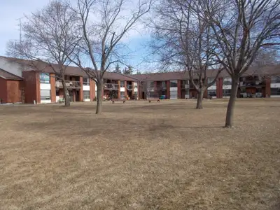 87 HAMILTON STREET NORTH, WATERDOWN 1 BEDROOM UNIT AVAILABLE FOR RENT April 15, 2024- Utilities incl...