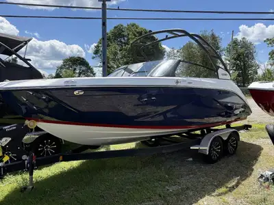 222XD Wake Series Boats | Yamaha Boats League of its own Featuring award-winning handling technology...