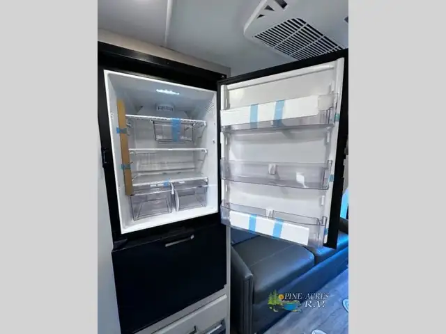 2024 Thor Motor Coach Gemini AWD 23TE Brand new ! Save Huge ! in RVs & Motorhomes in Moncton - Image 30