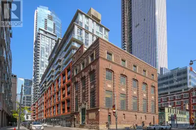 605 - 21 NELSON STREET Toronto (University), Ontario