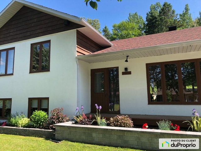 $549,000 - Split Level for sale in Chicoutimi (Chicoutimi) — photo 1