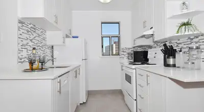 For a limited time - sign a new lease with 1/2 month free rent in the 6th and 12th month! Terms and...