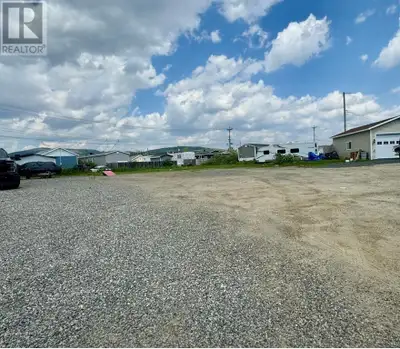 LOOKING TO BUILD A HOUSE OR A MINI HOME WITH A DREAM GARAGE. Check out the size of this lot!! This r...