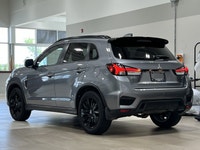 PANORAMIC ROOF, BLIND SPOT MONITOR, HEATED STEERING WHEEL, LED HEADLIGHTS, BACK-UP CAMERA Keenly des... (image 5)
