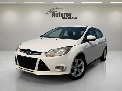 2012 Ford Focus. Prix: 4980$ Odomètre: 180 000 KM Couleur extérieure: Blanc Couleur intérieure: Noir...