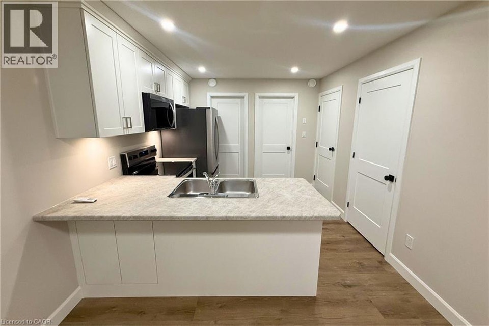 675 PRINCESS Street Unit# Lower Left Woodstock, Ontario 5