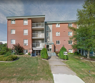 418-655-8281 À voir au 1227 rue Chateaubriand, appartement #401, à Lévis, superbe grand 5 1/2, situé...