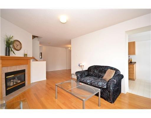 Barrhaven end unit 3 bedroom 2.5 bath townhouse for rent in Long Term Rentals in Ottawa - Image 4
