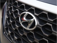 2019 HYUNDAI SANTA FE ESSENTIAL - NO ACCIDENTS - BACKUP CAMERA - HEATED FRONT SEATS AND STEERING WHE... (image 7)