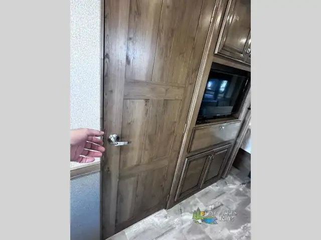 2021 Holiday Rambler Admiral 34J only 13 Milles in RVs & Motorhomes in Moncton - Image 51