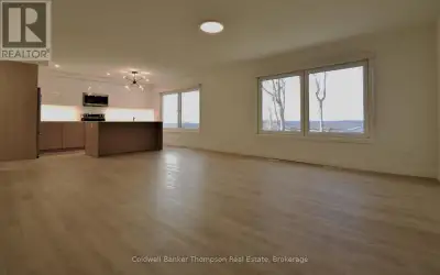 Enjoy the beauty of Muskoka. Short distance to Muskoka's beautiful Arrowhead Provincial Park. Beauti...