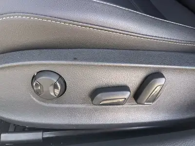 2021 Volkswagen Passat Highline 2.0T 6sp at w/Tip SUNROOF, View more