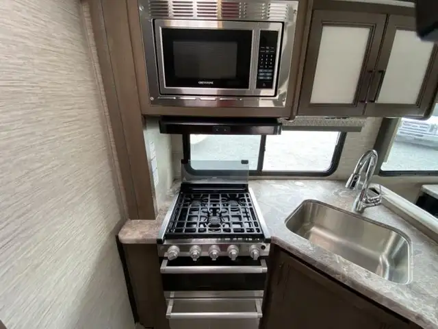 2022 Thor Motor Coach Chateau 28Z in RVs & Motorhomes in Bedford - Image 22